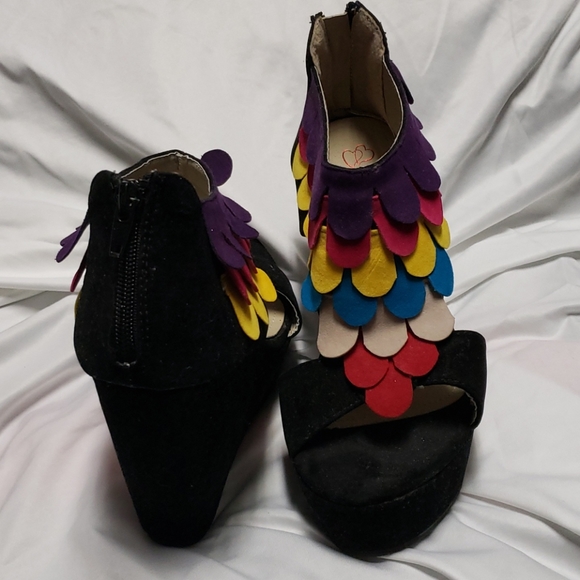 Women's Wedge - Picture 2 of 7